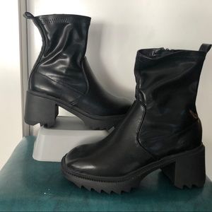 Shoe Dazzle Dafne Black Booties 6.5